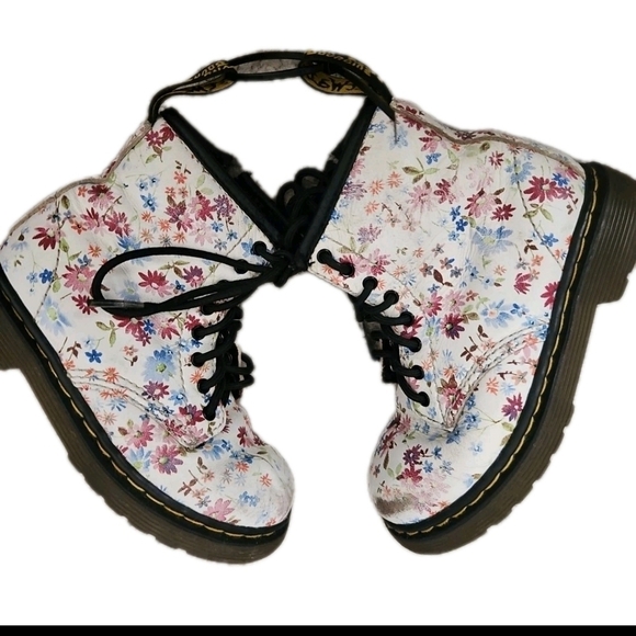 Dr Martens Kids Brooklee Lace Ankle Combat in White Floral Feminine Boot 8 - Picture 7 of 13